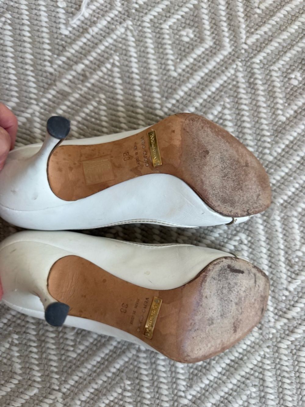 Dolce & Gabbana White Leather Peep-Toe Pumps with Gold Buckle Detail - Picture 5 of 12